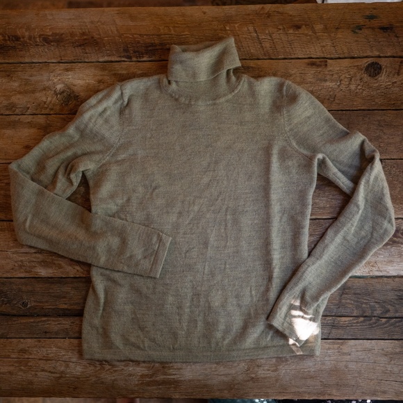 100% merino wool sage green turtleneck - Picture 1 of 6